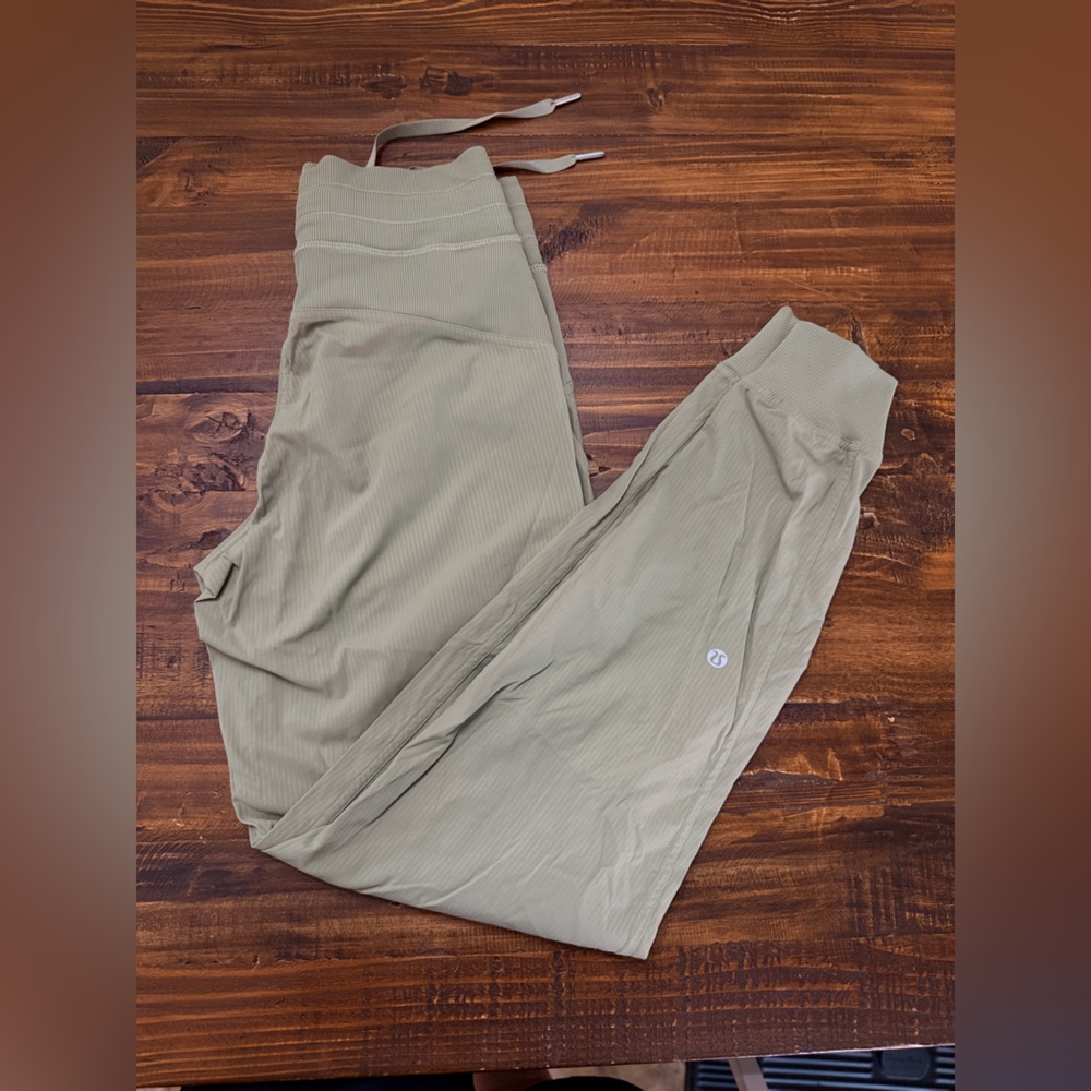 Lululemon Dance Studio 💚 Rosemary Green 💚mid-rise jogger *full length
